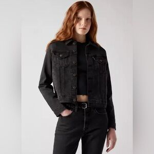 levis womens black denim trucker jacket